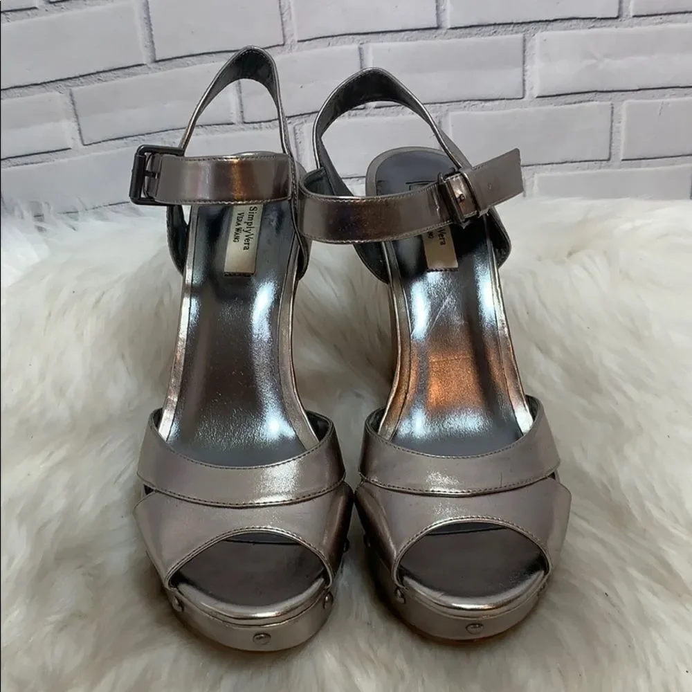 Simply Vera Nala‎ Metallic Wedge Sandals Sz 9.5